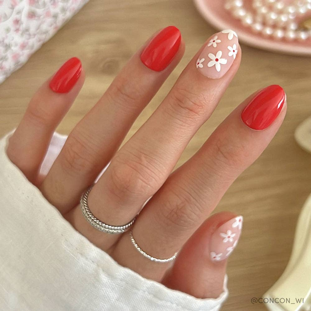 Red Blossom Press-On Nails Short Oval