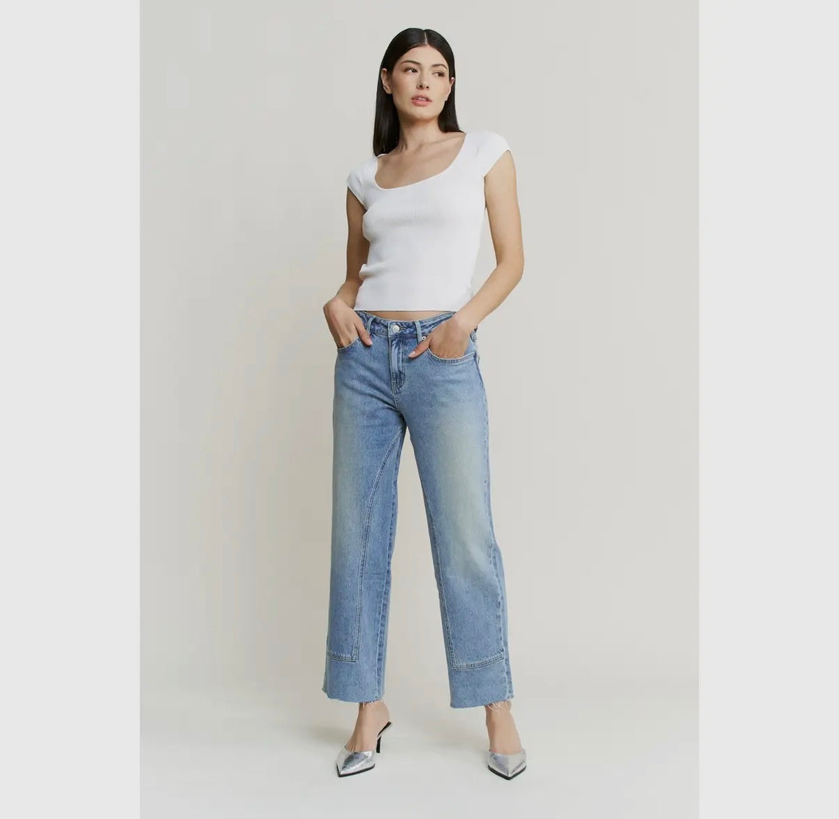 Mid-Rise Ankle Straight Jeans