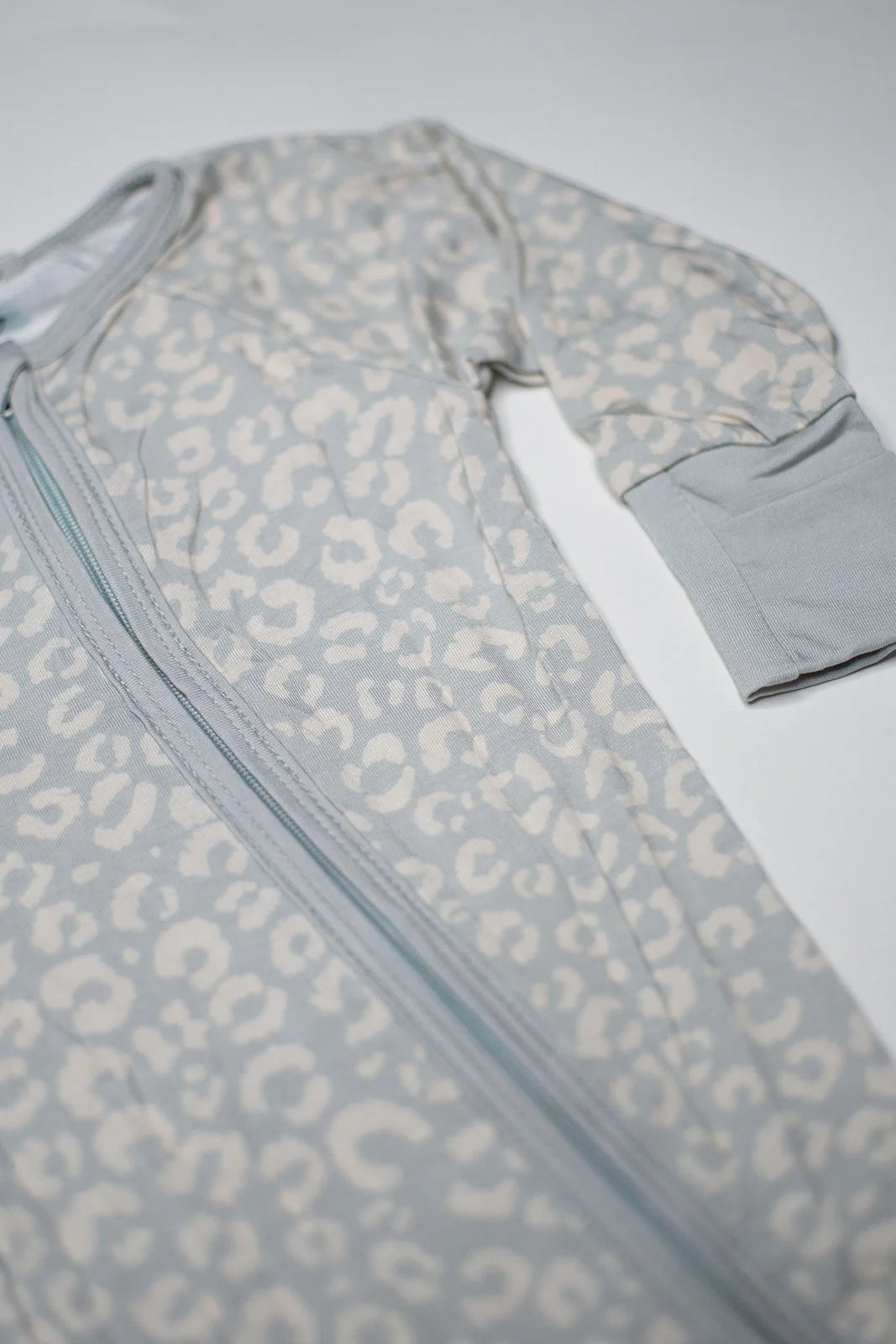 Misty Cheetah Zipper