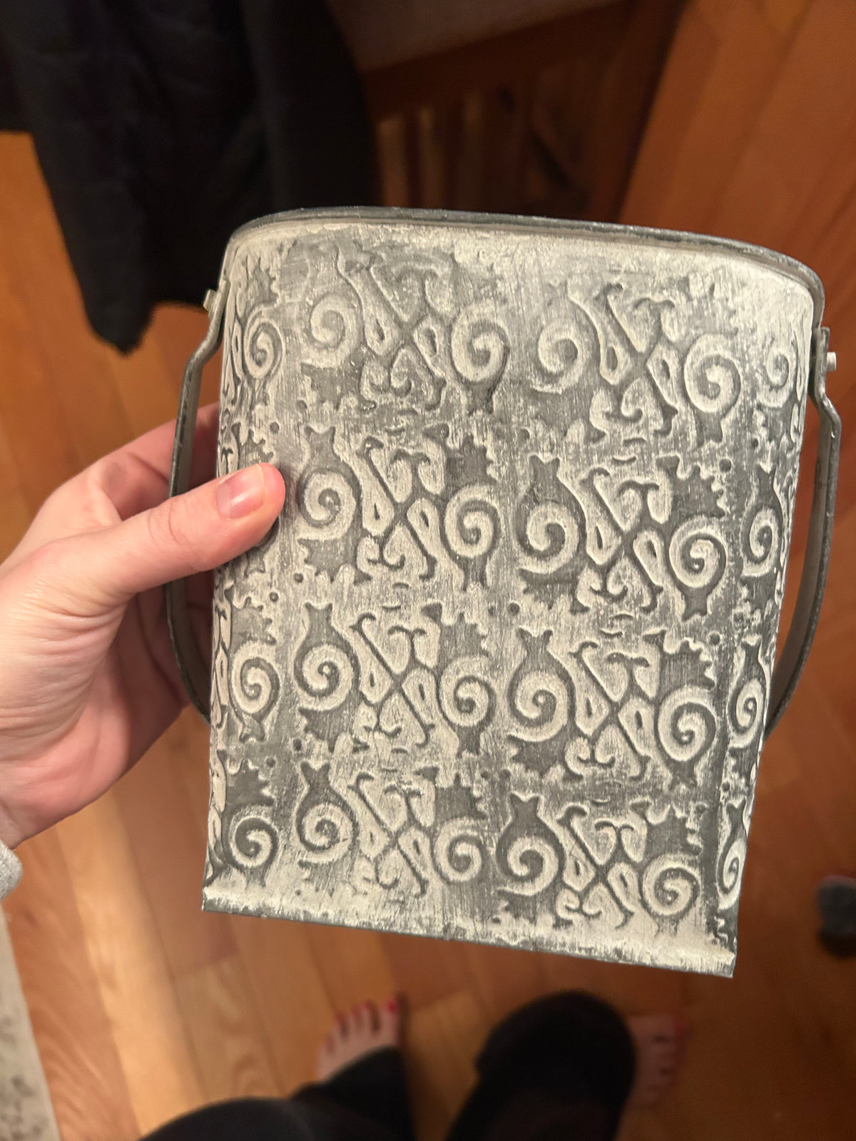 Large Hanging Wall Pocket